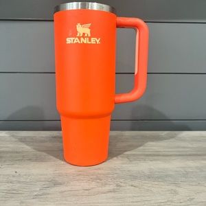 30 oz Stanley tumbler in red/orange color “tigerlilly”